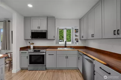 206 Hewitt Avenue, Bremerton, WA 98337 - Photo 10