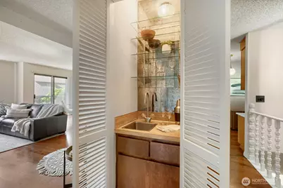 10634 Glen Acres Drive S, Seattle, WA 98168 - Photo 4