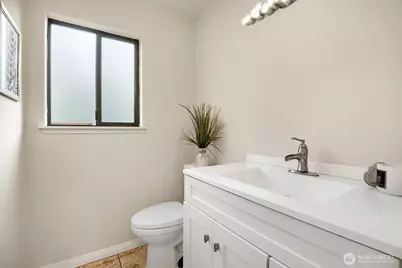 10634 Glen Acres Drive S, Seattle, WA 98168 - Photo 20