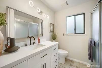 10634 Glen Acres Drive S, Seattle, WA 98168 - Photo 18