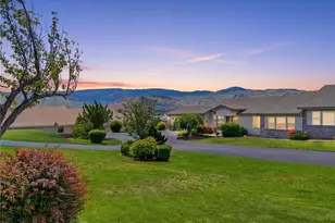 1380 Eastmont Ave, East Wenatchee, WA 98802 - Photo 10