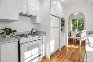 338 NW 79th St, Seattle, WA 98117 - Photo 16