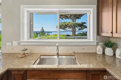 5404 Lake Washington Boulevard NE #B, Kirkland, WA 98033 - Photo 12