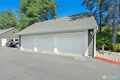 5404 Lake Washington Boulevard NE #B, Kirkland, WA 98033 - Photo 32