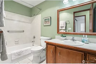 2625 13th Avenue W #201, Seattle, WA 98119 - Photo 16