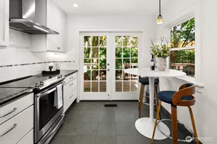 7032 15th Ave NE, Seattle, WA 98115 - Photo 10