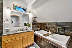 2409 E Alder St, Seattle, WA 98122 - Photo 22