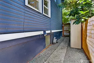 2409 E Alder St, Seattle, WA 98122 - Photo 34