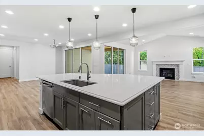 13022 157th Street E, Puyallup, WA 98374 - Photo 2