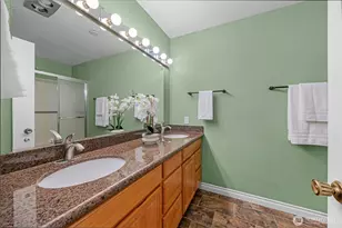 1221 Harbor Ave SW, Seattle, WA 98116 - Photo 22