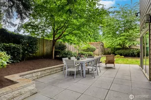 10644 Bartlett Ave NE, Seattle, WA 98125 - Photo 30