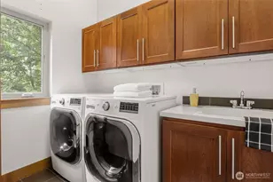 10644 Bartlett Ave NE, Seattle, WA 98125 - Photo 28