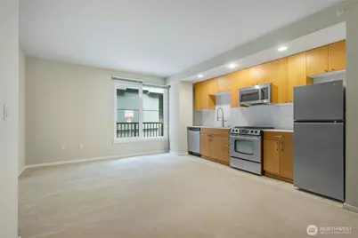 81 Clay Street #326, Seattle, WA 98121 - Photo 4