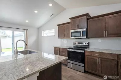 1013 W Maple Drive, Moses Lake, WA 98837 - Photo 10