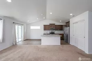 1013 W Maple Dr, Moses Lake, WA 98837 - Photo 14
