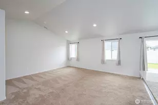 1013 W Maple Dr, Moses Lake, WA 98837 - Photo 12