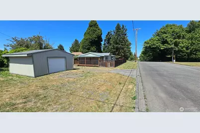 532 E 6th Street, Port Angeles, WA 98362 - Photo 2