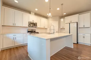6847 88th Dr NE, Marysville, WA 98270 - Photo 10