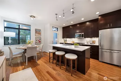 1808 11th Avenue #B, Seattle, WA 98122 - Photo 6