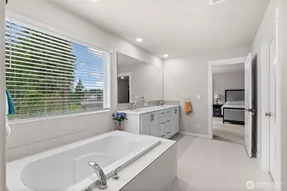 17512 Crossing Drive E, Puyallup, WA 98374 - Photo 18