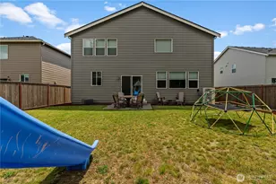 17512 Crossing Dr E, Puyallup, WA 98374 - Photo 32