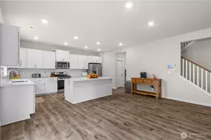 17512 Crossing Dr E, Puyallup, WA 98374 - Photo 8