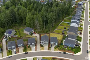 17512 Crossing Dr E, Puyallup, WA 98374 - Photo 40