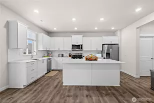 17512 Crossing Dr E, Puyallup, WA 98374 - Photo 12