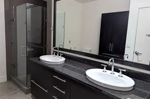 910 Lenora St, Seattle, WA 98121 - Photo 8