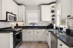 43 W Etruria, Seattle, WA 98119 - Photo 6