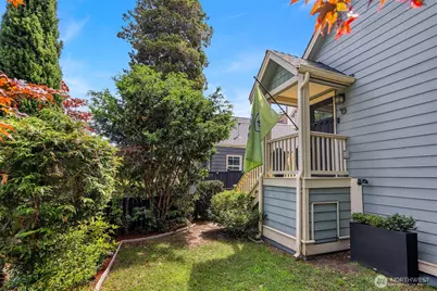 43 W Etruria, Seattle, WA 98119 - Photo 18