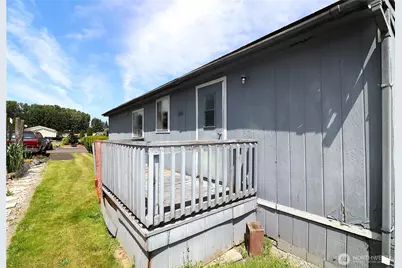 214 Chapman Road #8, Castle Rock, WA 98611 - Photo 32