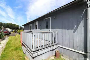 214 Chapman Rd, Castle Rock, WA 98611 - Photo 32