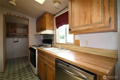 214 Chapman Road #8, Castle Rock, WA 98611 - Photo 18