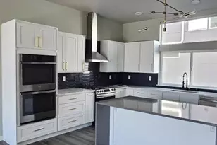 1208 Harrington Ave NE, Renton, WA 98056 - Photo 2