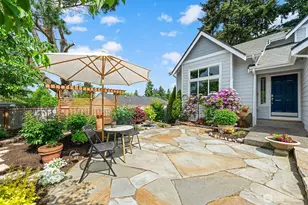 1706 NE 27th Pl, Renton, WA 98056 - Photo 2