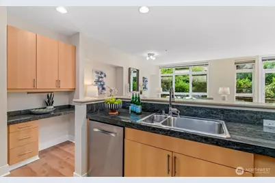 1700 N Northlake Way #105, Seattle, WA 98103 - Photo 8