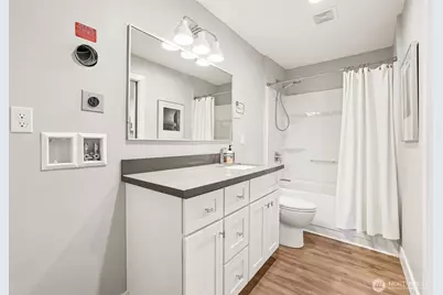 2460 W Lynn Street, Seattle, WA 98199 - Photo 32