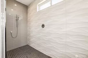 2460 W Lynn St, Seattle, WA 98199 - Photo 22