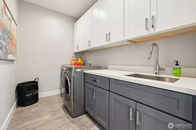 2460 W Lynn Street, Seattle, WA 98199 - Photo 28