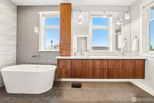 2460 W Lynn St, Seattle, WA 98199 - Photo 20