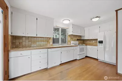5466 NE 200th Place, Lake Forest Park, WA 98155 - Photo 16