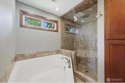 5466 NE 200th Place, Lake Forest Park, WA 98155 - Photo 14