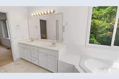 923 183rd Place SE, Bothell, WA 98012 - Photo 16