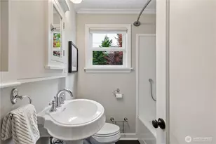 7520 Jones Ave NW, Seattle, WA 98117 - Photo 16