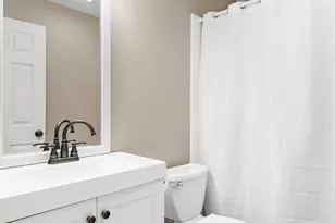 10459 Des Moines Memorial Dr S, Seattle, WA 98168 - Photo 8