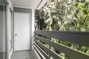 10459 Des Moines Memorial Dr S, Seattle, WA 98168 - Photo 12