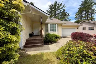457 Dolphin Ave NE, Ocean Shores, WA 98569 - Photo 2