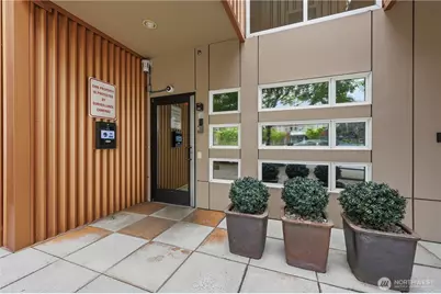 4020 Aurora Avenue N #304, Seattle, WA 98103 - Photo 2