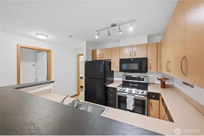 4020 Aurora Avenue N #304, Seattle, WA 98103 - Photo 6